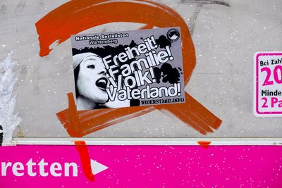 Neonazi-Aufkleber in der Göppinger Innenstadt. 