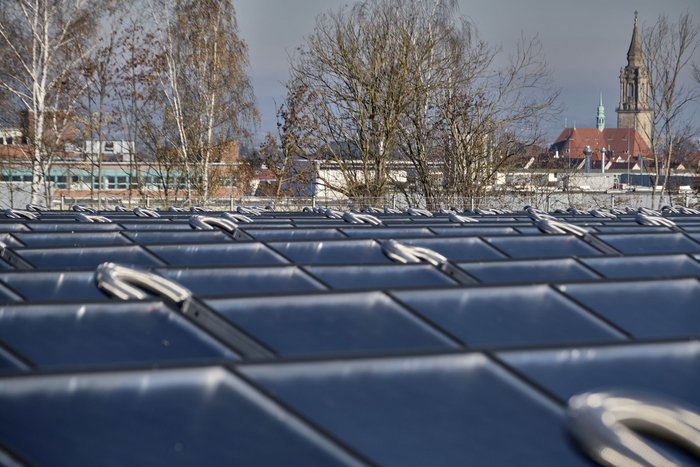 Vorbildlich: Solarthermie speist ein Fernwärmenetz in Ludwigsburg. Foto: Joachim E. Röttgers