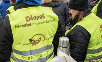 Dieselfreunde in gelben Westen