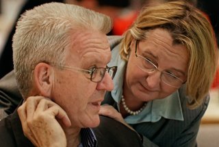 Vom Widerstand unbeeindruckt: Winfried Kretschmann und Theresia Bauer.