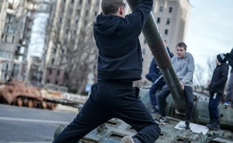 "Nicht nur militärisch denken"