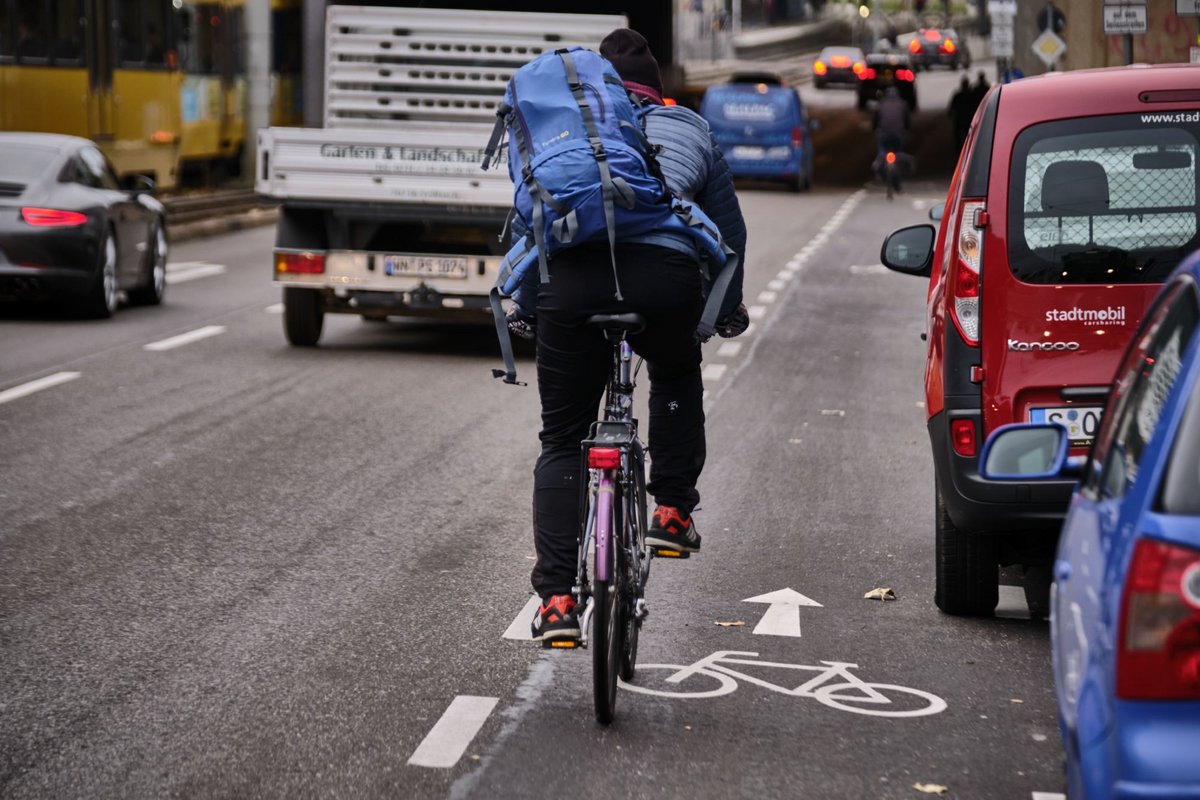 Diesen ohnehin nicht besonders attraktive Fahrradweg ... 