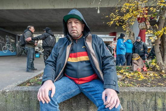 Simon hat nach Drogen und Knast den Paule Club mitbegründet.