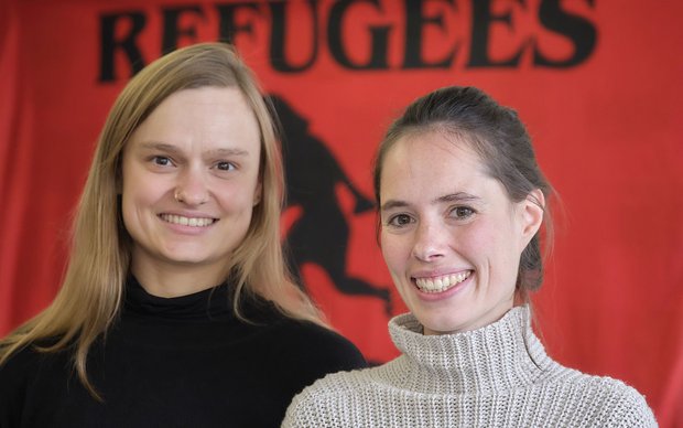 Unsere Gastautorinnen Meike Olszak (links) und  Anja Bartel leiten die Geschäftsstelle des Flüchtlingsrats Baden-Württemberg.