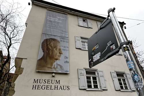 Hegelsche Umwege, auch zur angeblichen Aufgabe der Kunst, lassen sich im Stuttgarter Hegelhaus erkunden. Hegelsche Umwege, auch zur angeblichen Aufgabe der Kunst, lassen sich im Stuttgarter Hegelhaus erkunden.