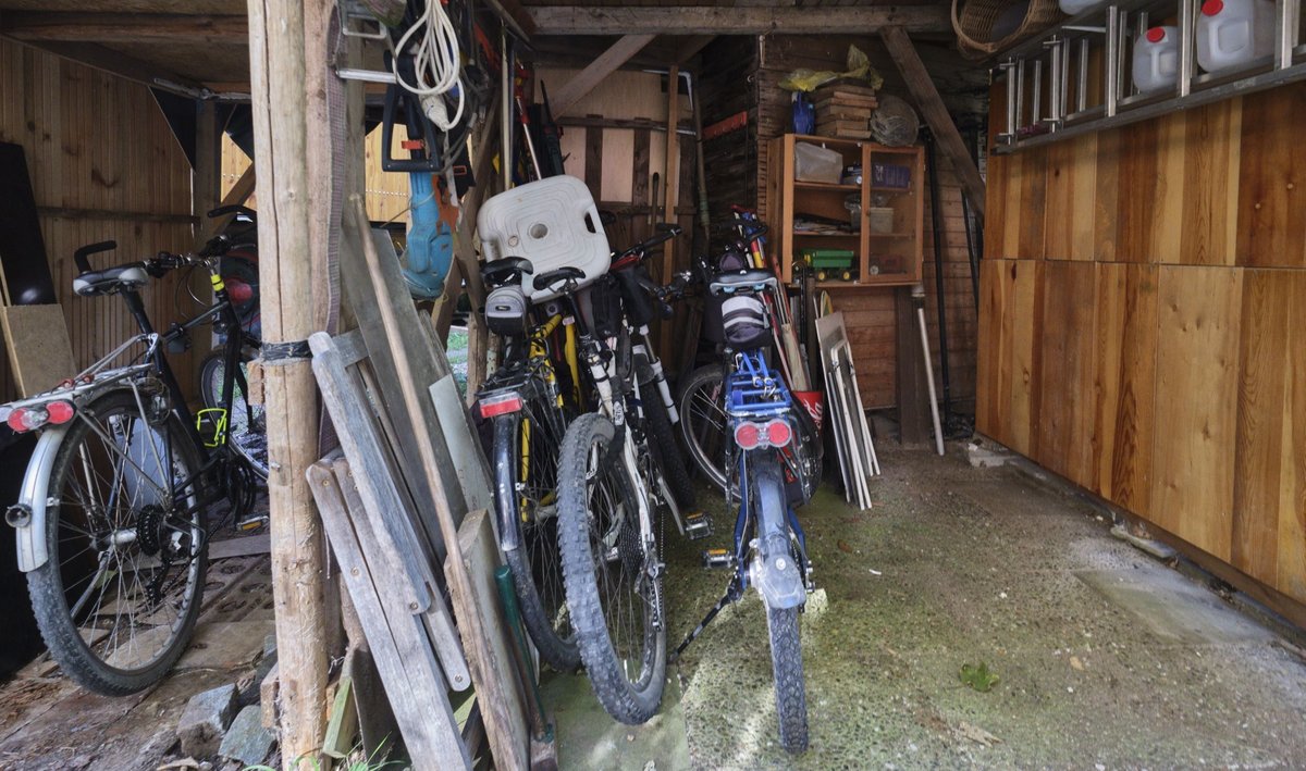 Und auch die Fahrräder parken im Trockenen.