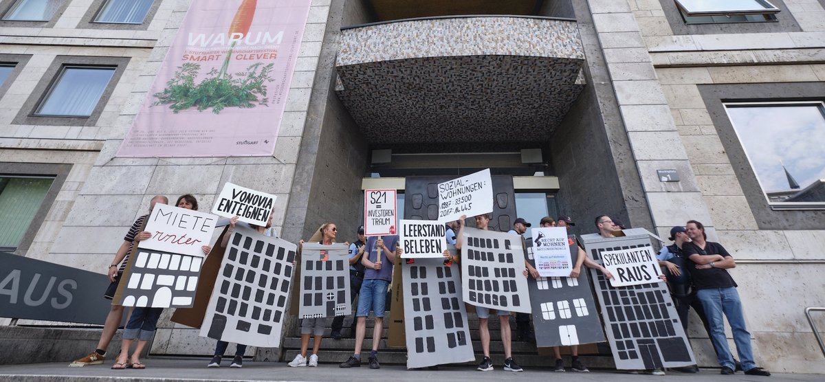 Protest gegen die Verwertung eines Grundbedürfnisses vor dem Stuttgarter Rathaus, Juli 2019. Fotos: Joachim E. Röttgers