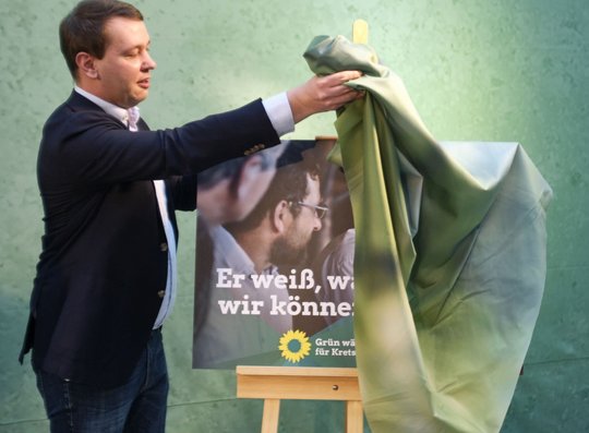 Fast enthüllt: der Spitzenkandidat der Grünen. Foto: Joachim E. Röttgers