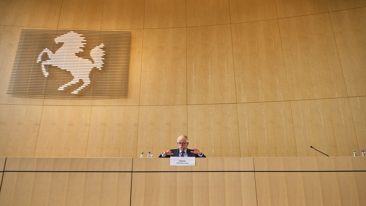 Antrag zum Klimaschutz: Schon unter Fritz Kuhn, grüner OB bis Anfang 2021, kam die Stadtverwaltung nicht in die Gänge. Fotos: Joachim E. Röttgers