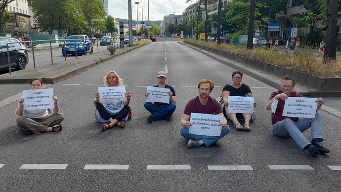 Im Stuttgarter Gemeinderat bezieht die FrAktion aus Linke, SÖS, Piraten und Tierschutzpartei gegen die Allgemeinverfügung klar Stellung. Foto: FrAktion