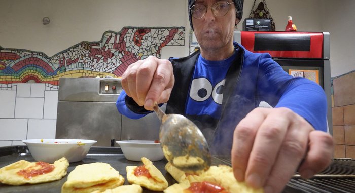 ... als saftige Füllung: Paprika-Teigtaschen von allen für alle.