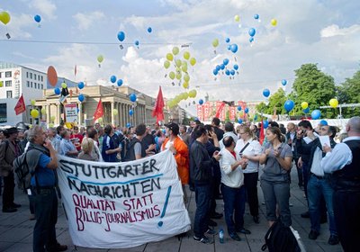 Schon 2011 ging's bergab: Journalisten der Stuttgarter Zeitungen streiken auf dem Stuttgarter Schlossplatz.  