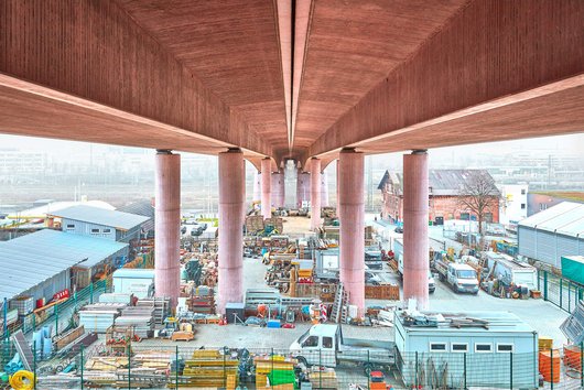 Unter der B-14-Neckarbrücke. 