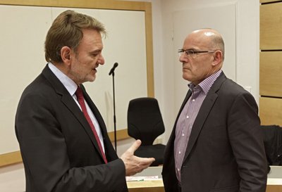 Waren sich nicht so grün: DB-Vorstand Volker Kefer (links) und Winfried Hermann bei einer Pressekonferenz des Lenkungskreis Stuttgart 21. Foto: Joachim E. 