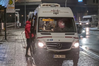 Bus Barbara, barrierefrei, fährt im Rhythmus der S-Bahn.