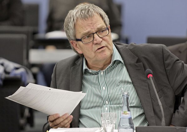 Der Grüne Uli Sckerl kritisierte einst leidenschaftlich die Manöver der CDU zum Polizeieinsatz am Schwarzen Donnerstag.