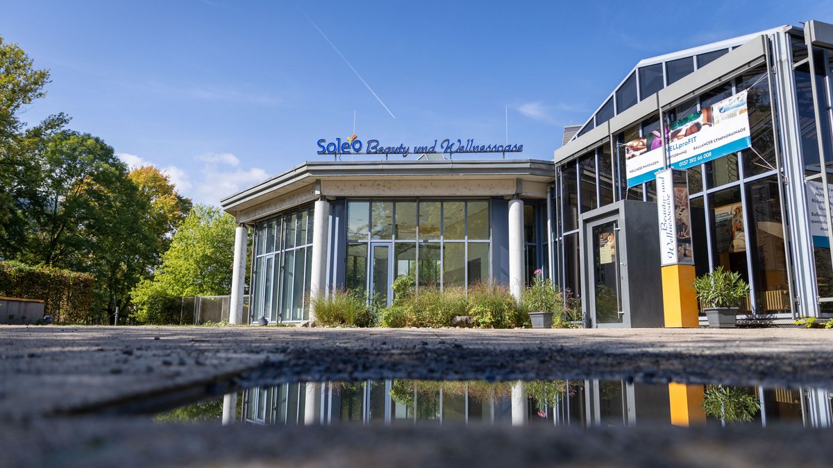 Das Solebad Soleo: Die Stadt will's abreißen und das Gelände verkaufen, eine Bürgerinitiative will es erhalten.