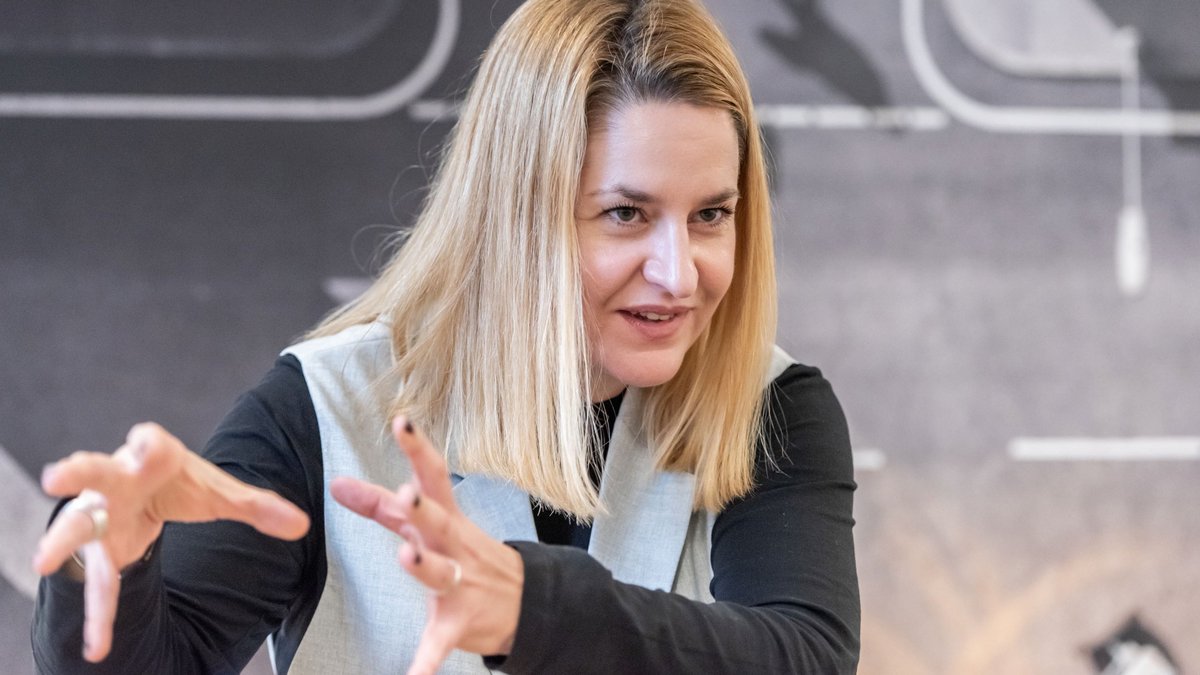 Raquel Jaureguízar macht sich stark für eine menschenfreundliche Stadt – und die beginnt manchmal schon bei einem Tampon. Fotos: Jens Volle