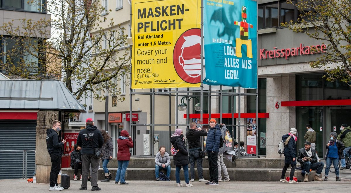 "Eltern stehen auf" in Reutlingen kurz vor ihrem samstäglichen "Lichterspaziergang".