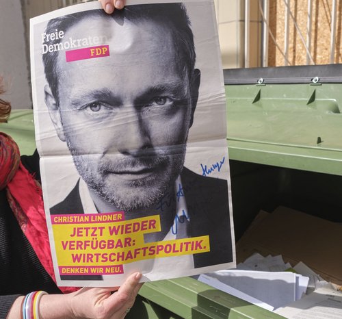 Handsigniertes Fundstück aus der Kontext-Redaktion – wo es herkommt, weiß keiner. Foto: Joachim E. Röttgers