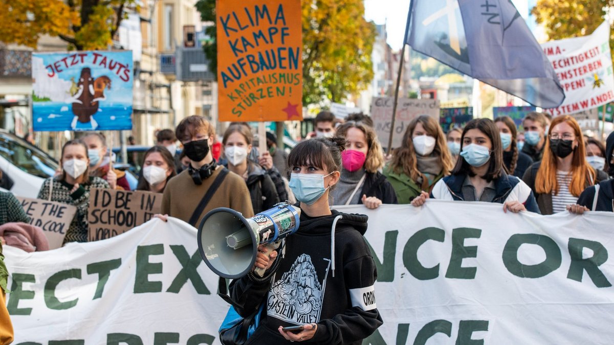 "Klimakampf aufbauen!" – in Stuttgart am 22. Oktober beim globalen Klimastreik. Foto: Jens Volle