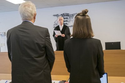 Richter Kern hat dem Land klare Vorgaben gemacht.