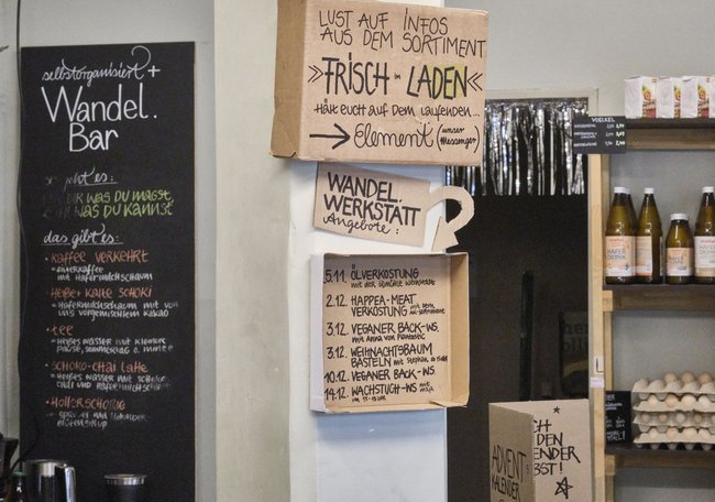 Volles Programm: Neben Café-Bar und Laden gibt's die "Werkstatt" zum Weiterbilden.