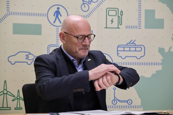 Verkehrsminister Hermann hetzt vom einen Termin zum anderen. 