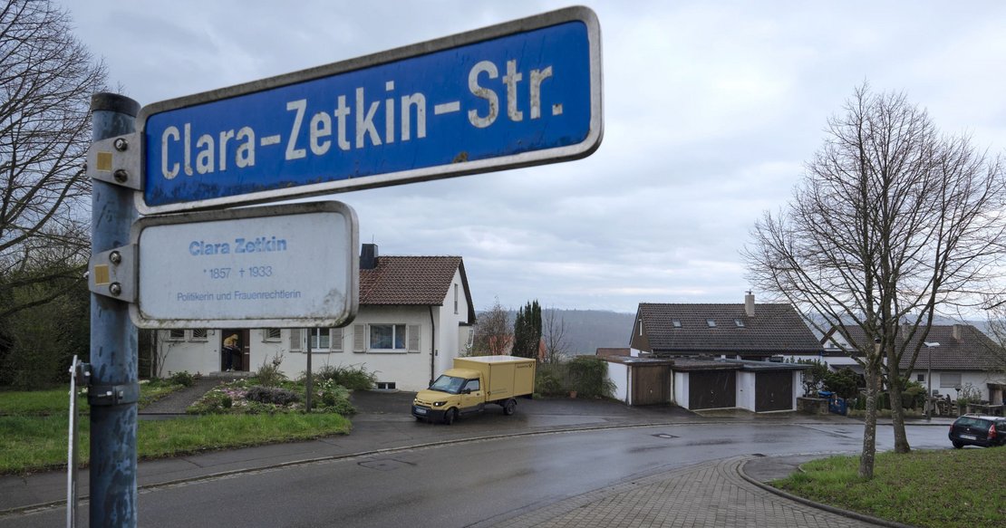 Clara Zetkin in übler Gesellschaft