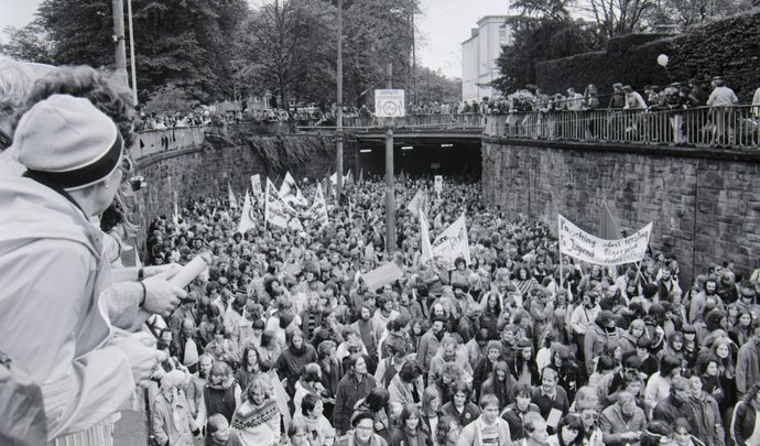 Großdemonstrationen der Friedensbewegung gegen atomare Wiederbewaffnung in Bonn, Oktober 1981, und ...
