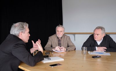 Marc-Oliver Hendriks im Gespräch mit Rupert Koppold und Josef-Otto Freudenreich.
