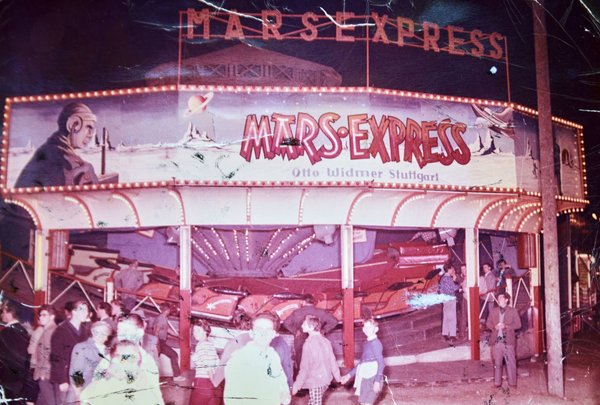 Widmers Großvater betrieb einmal den Mars-Express auf dem Stuttgarter Volksfest. Foto: privat