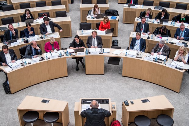 Nach fünf Jahren Ermittlungsarbeit in Untersuchungsausschüssen bleibt die Aufklärung mangelhaft.