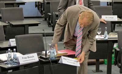 Drexler darf Schild und Vorsitz behalten.