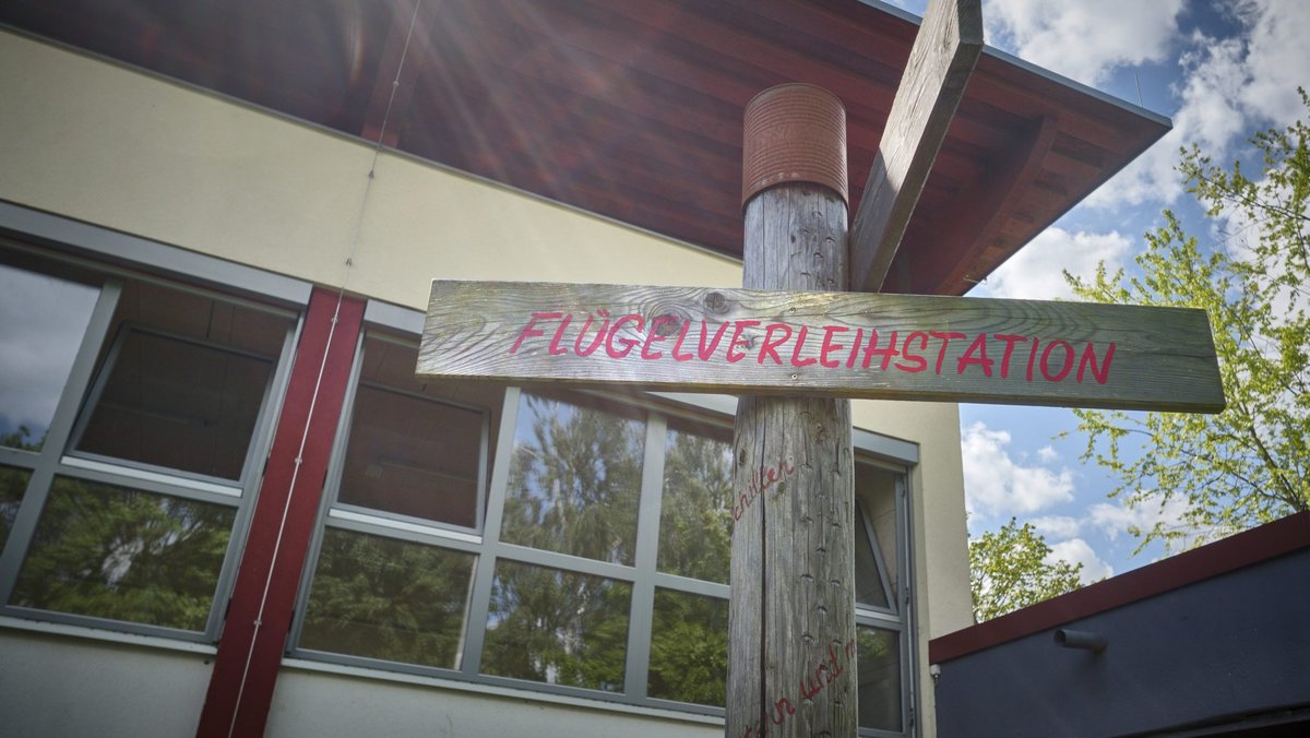 Mit Utensilien für Höhenflüge.