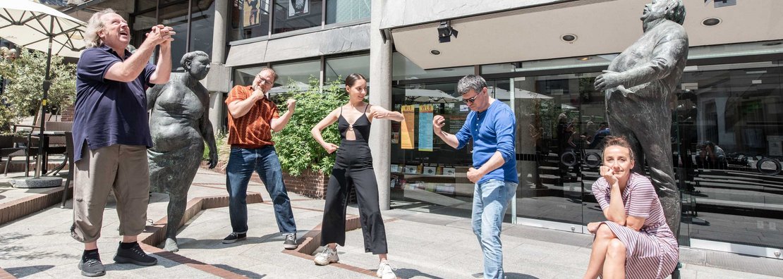 "Und was machen Sie tagsüber?"