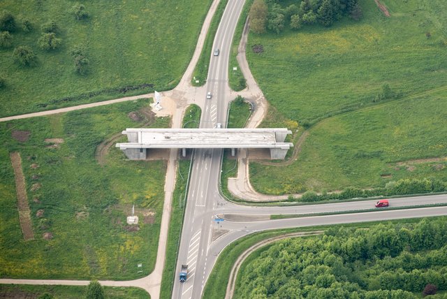 Brücke ins Nichts auf der Neubaustrecke Wendlingen–Ulm. Foto: Kommunikationsbüro Bahnprojekt Stuttgart–Ulm/Arnim Kilgus