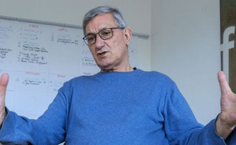 Hölderlin, hilf!