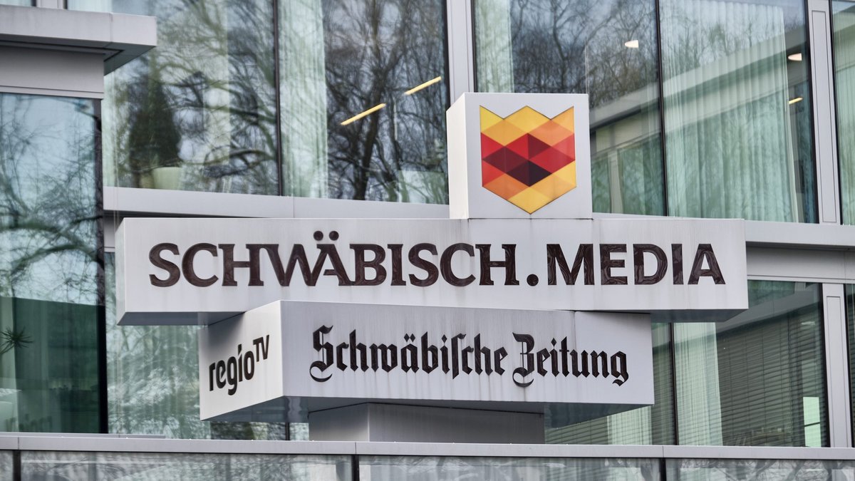 Im Glashaus an der Ravensburger Karlstraße sitzen die Führungskräfte, wenn sie nicht gerade in Berlin oder Schwerin sind. Foto: Joachim E. Röttgers