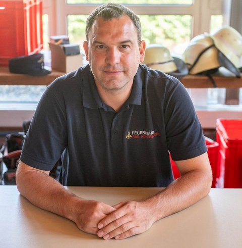 Das Wasser kam "innerhalb von 20 Sekunden – völlig surreal", erinnert sich Feuerwehrkommandant Steffen Knödler. Das Wasser kam "innerhalb von 20 Sekunden – völlig surreal", erinnert sich Feuerwehrkommandant Steffen Knödler.