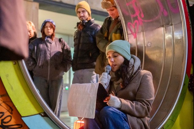 Auf einem Spielplatz in der Stuttgarter City ging es um Armut.