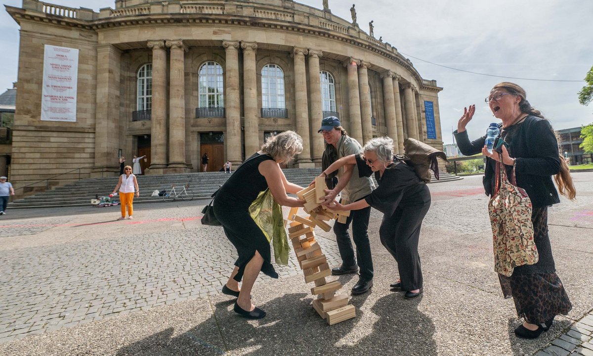 Die Spieler:innen haben sichtlich Spaß.