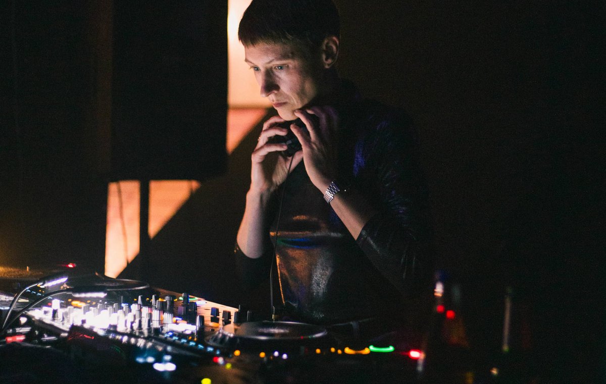 Auflegen im Sunny High.