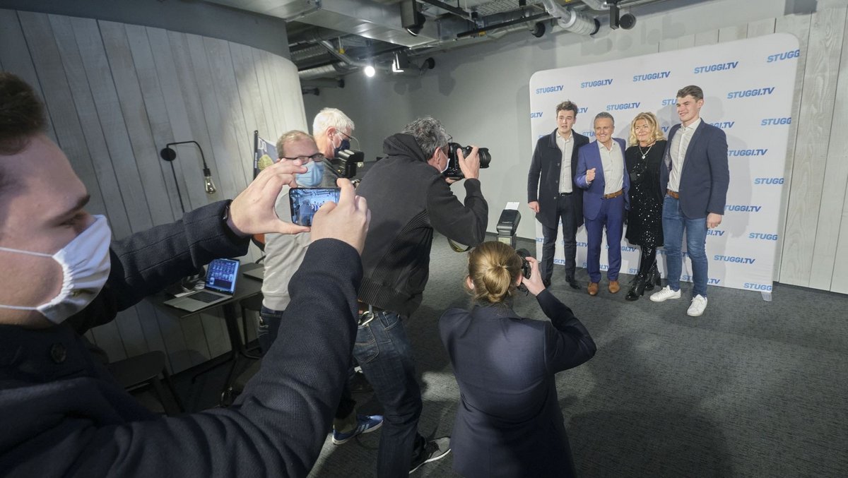 Im rechten Licht hat er Kameras gern: Frank Nopper mit den Noppers. Foto: Joachim E. Röttgers