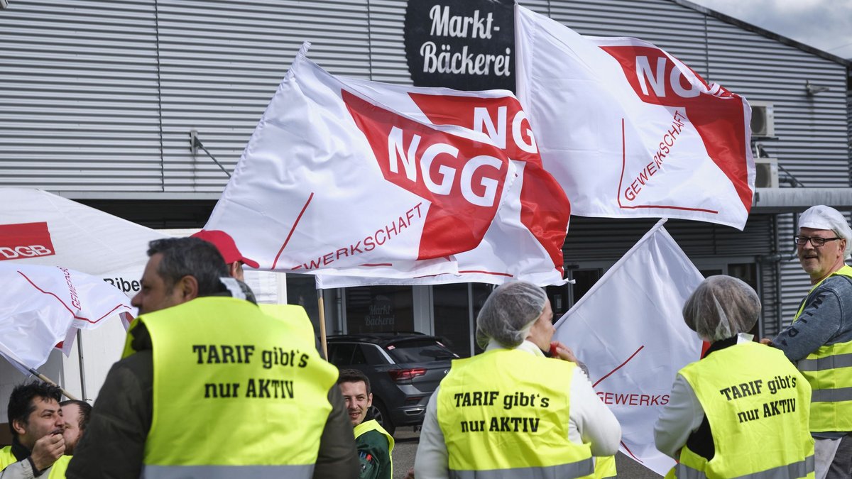 Ofen aus: Streik vor der Marktbäckerei der Edeka-Gruppe, 30. März, Reutlingen. Fotos: Joachim E. Röttgers