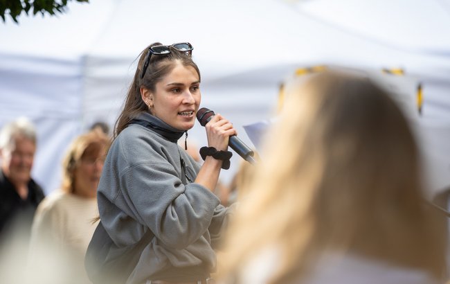 Mai Schäffer vom Bündnis "Gemeinsam & Solidarisch gegen Rechts". Mai Schäffer vom Bündnis "Gemeinsam & Solidarisch gegen Rechts".