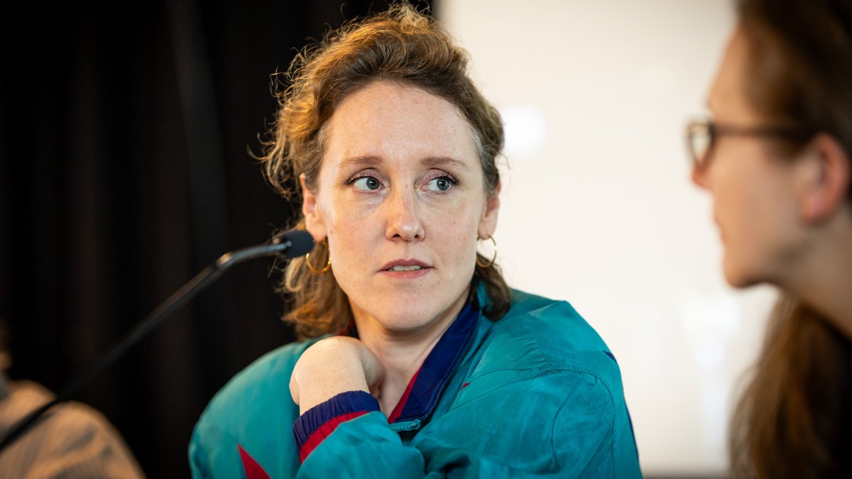 Emily Dische-Becker, Mitgründerin der Diaspora Alliance und Mitverfasserin der Jerusalemer Antisemitismus-Erklärung, auf dem Podium des WKV. Fotos: Julian Rettig