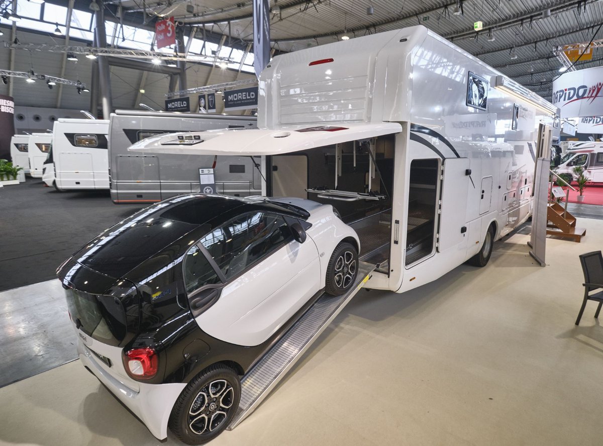 Unterwegs ist es immer praktisch, Garage und Zweitwagen dabei zu haben. Fotos: Joachim E. Röttgers Unterwegs ist es immer praktisch, Garage und Zweitwagen dabei zu haben. Fotos: Joachim E. Röttgers