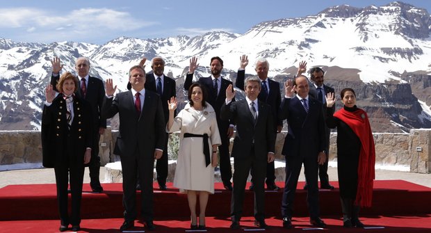 Die Journalisten bekommen einträchtige Bilder vor prächtiger Kulisse serviert. 