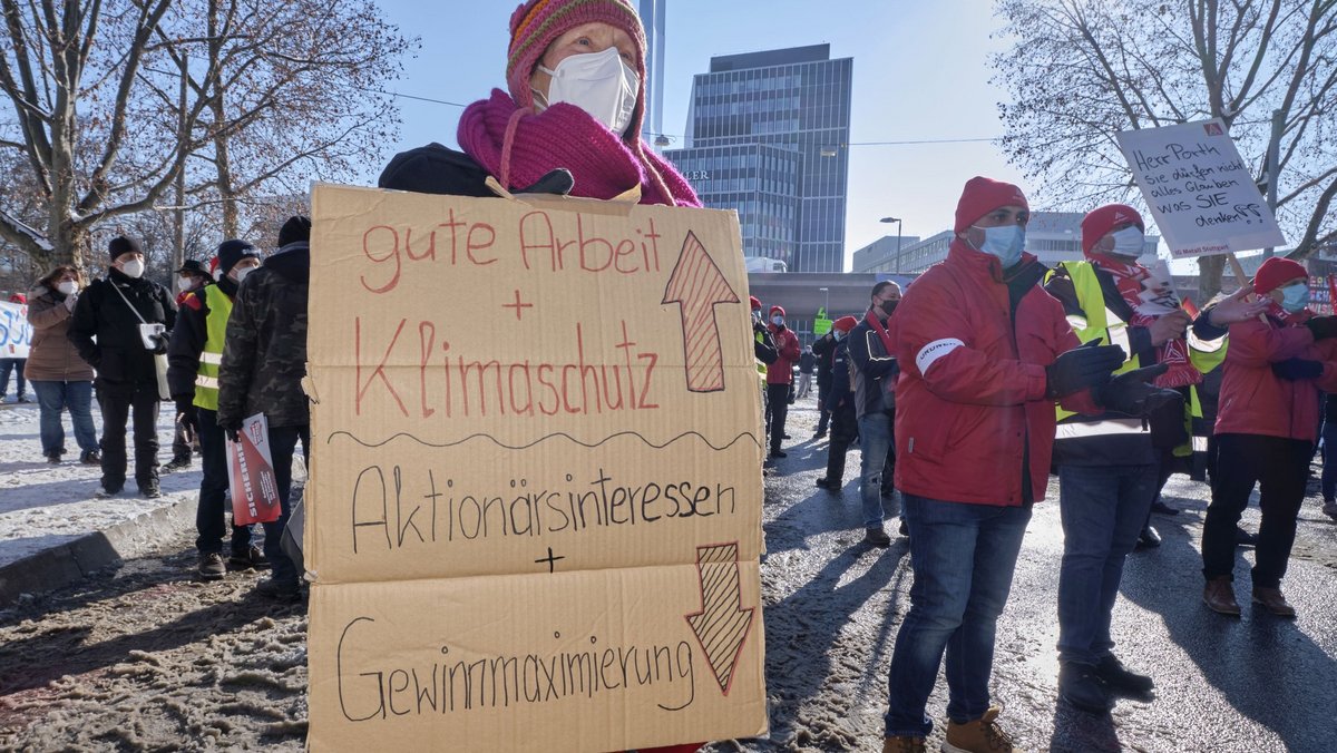 Zwei Seiten einer Medaille. Fotos: Joachim E. Röttgers Zwei Seiten einer Medaille. Fotos: Joachim E. Röttgers